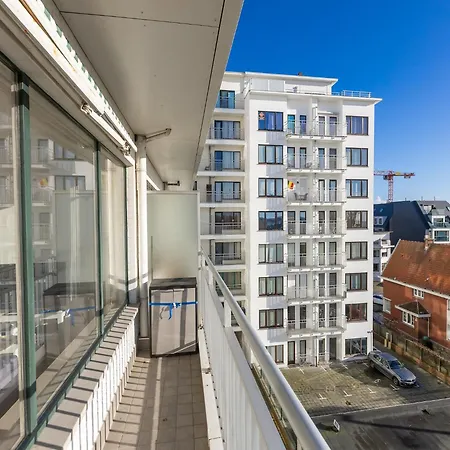 Modern, Renovated With Open Views Middelkerke